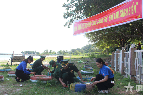 Đồn Biên phòng Tiên Hải: Ra mắt phần việc thanh niên 'Xanh, sạch biển - Vững chủ quyền'