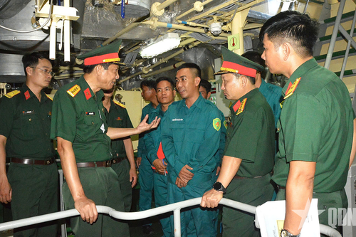 Cục Kỹ thuật quân, binh chủng tổ chức tập huấn cứu sinh trên tàu và kiểm tra công tác kỹ thuật tàu thuyền đối với Quân khu 5