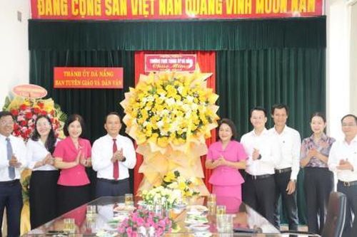 Lãnh đạo TP Đà Nẵng thăm, chúc mừng Ngày truyền thống ngành Tuyên giáo và ngành Quản lý nhà nước về tôn giáo