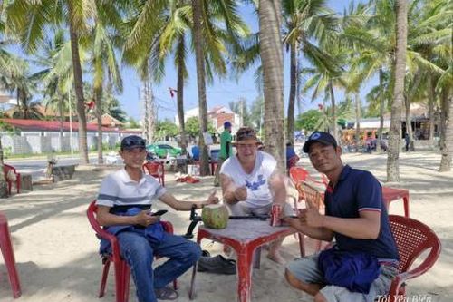 Giúp du khách tìm lại nhẫn đính hôn