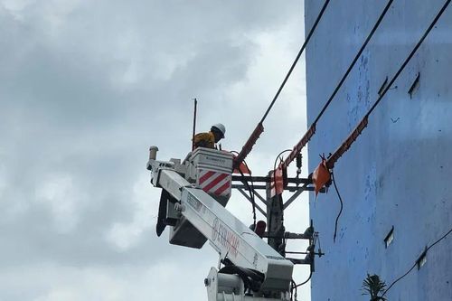 TPHCM: Mất điện đột ngột nhiều nơi trong mùa mưa