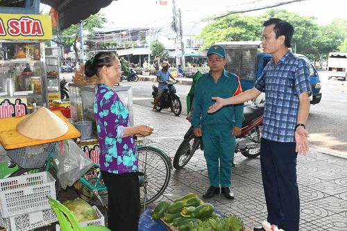 Nhiều phường tại TPHCM ra quân lập lại trật tự đô thị