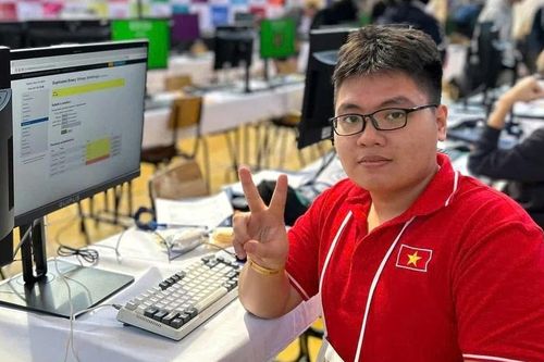 Nam sinh Gia Lai đoạt Huy chương Vàng Olympic Tin học quốc tế 2025