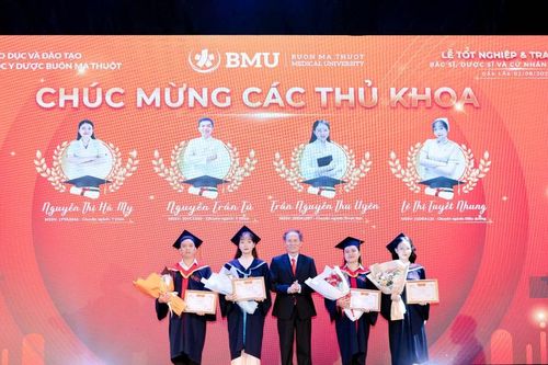 Trường Đại học Y Dược Buôn Ma Thuột trao Bằng tốt nghiệp năm 2025
