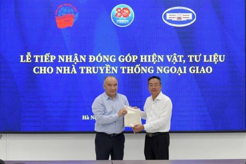 Học viện Ngoại giao tiếp nhận tư liệu, hiện vật phục vụ kỷ niệm 80 năm thành lập Ngành