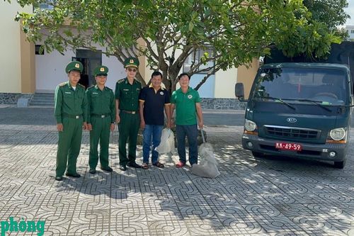 BĐBP tỉnh Đồng Tháp bàn giao cá thể rái cá vuốt bé quý hiếm