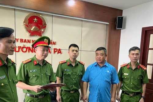 Khởi tố Nguyên Chủ tịch UBND phường Sa Pả