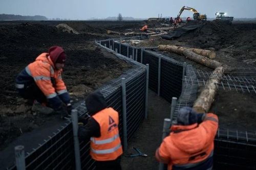 Ukraine xây tuyến phòng thủ quy mô lớn