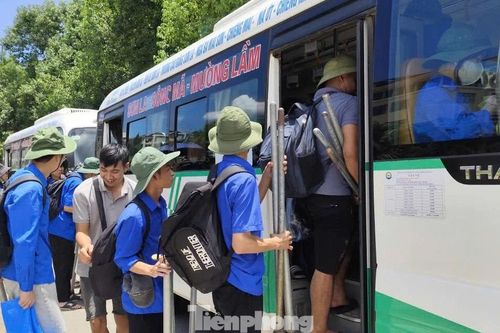 Thanh niên Sơn La lên đường giúp người dân vùng lũ