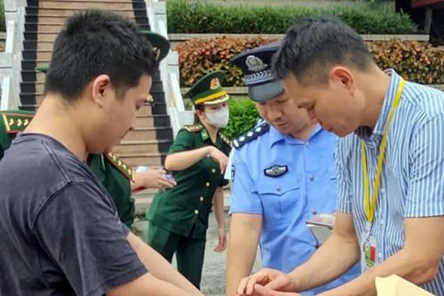 Bắt giữ tội phạm người nước ngoài bị Interpol truy nã đỏ