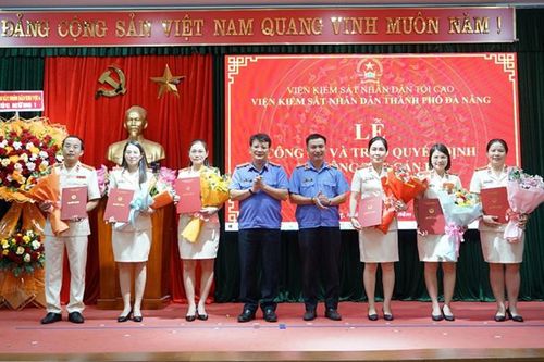 VKSND TP Đà Nẵng công bố và trao các quyết định bổ nhiệm lãnh đạo cấp phòng