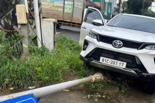 Kịp thời cứu người đàn ông bị đột quỵ trong xe ô tô 7 chỗ ở Gia Lai
