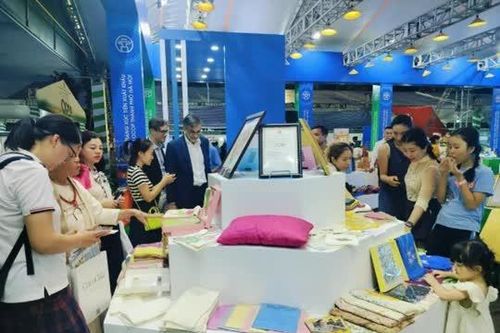 'Số hóa' hành trình xuất khẩu hàng Việt