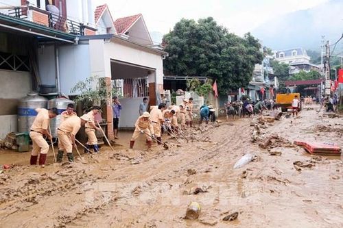 Hỗ trợ xã người dân Sông Mã khắc phục hậu quả thiên tai