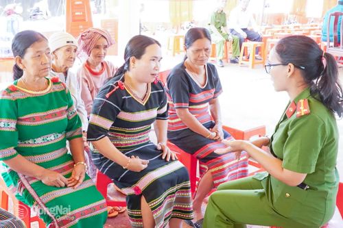 Quan tâm tuyên truyền pháp luật cho đồng bào dân tộc thiểu số