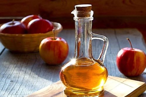 Tóc sạch gàu, óng mượt nhờ giấm táo