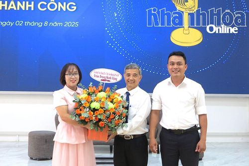 Gặp mặt, giao lưu cựu sinh viên Trường Đại học Khánh Hòa