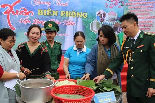 Cầu nối yêu thương, tiếp sức cho phụ nữ vùng biên