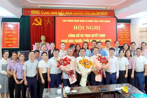 Văn phòng Đoàn ĐBQH và HĐND tỉnh công bố quyết định nghỉ hưu theo chế độ 178