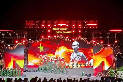 Chương trình nghệ thuật đặc biệt 'Mạch nguồn vinh quang' tại ATK Định Hóa