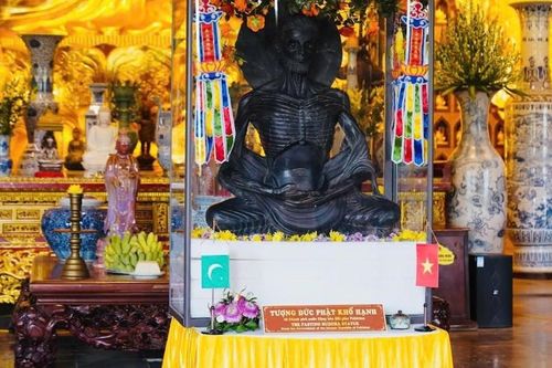 Ninh Bình: An vị bản sao tôn tượng Đức Phật khổ hạnh tại chùa Bái Đính