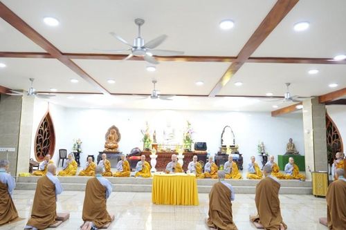 Gần 100 hành giả dự Khóa thiền Tứ niệm xứ và xuất gia gieo duyên tại tu viện Long Hưng (TP.HCM)