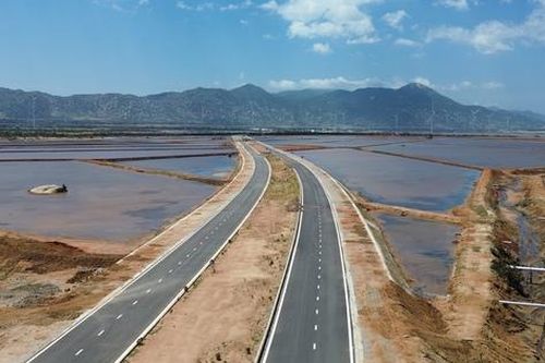 Tái khởi động đường nối cao tốc Cam Lâm - Vĩnh Hảo đến cảng quốc tế Cà Ná