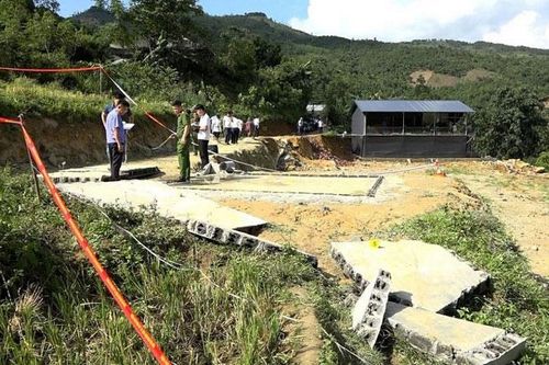 Sập tường bể nước nuôi cá ở Lào Cai: Thêm một trẻ em tử vong