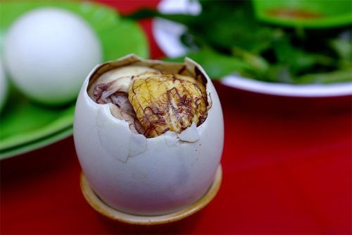 Cách phân biệt trứng vịt lộn già và non