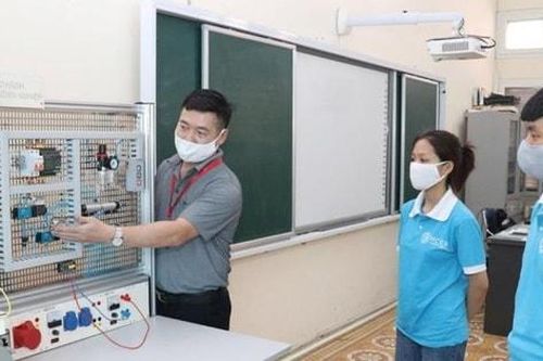 Hà Nội sẽ hỗ trợ đào tạo nghề với người hoạt động không chuyên trách nghỉ việc