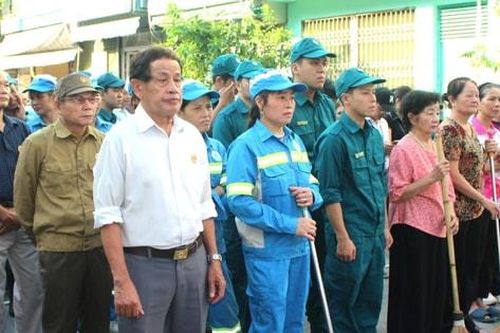 Phường Vĩnh Tuy duy trì phong trào tổng vệ sinh vào sáng thứ bảy