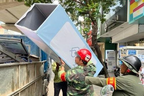 Phường Nghĩa Đô ra quân làm sạch môi trường