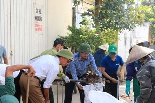Xã Phú Nghĩa đồng loạt làm sạch môi trường