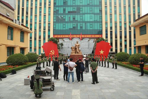 Xúc động và ấn tượng với MV 'Công an Hà Nội trong trái tim tôi'