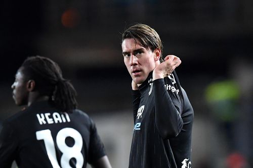 Arsenal giải cứu Vlahovic