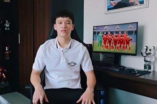 Hoàng Đức và dàn tuyển thủ khoe nhà bạc tỷ