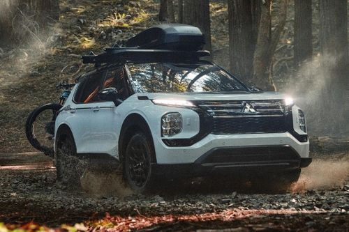 SUV địa hình Mitsubishi Outlander Trail Edition có giá từ 39.295 USD