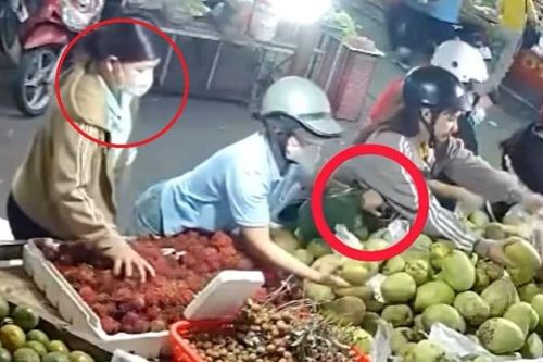 Màn dàn cảnh trộm ví 'nhanh như chớp' ở TP.HCM