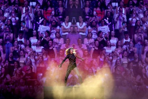Công thức kiếm tiền của Taylor Swift