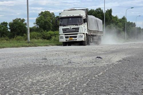 Tuyến đường huyết mạch nối KKT Dung Quất – Chu Lai xuống cấp nghiêm trọng