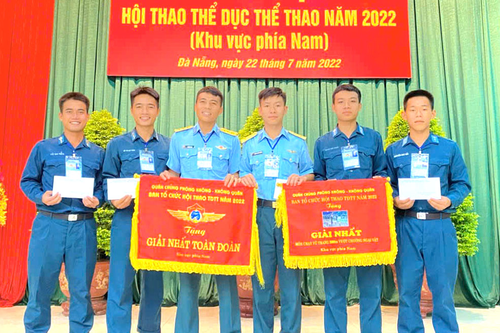 Trung đội trưởng giỏi 'truyền lửa'