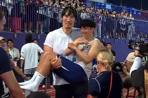 Khoảnh khắc khiến Son Heung-min mắc cỡ