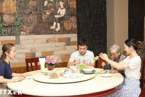 Giữ lửa tiếng Việt nơi đất Lào: Câu chuyện bốn thế hệ sống xa quê hương