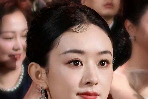 Nghệ sĩ bốc đồng trên mạng xã hội