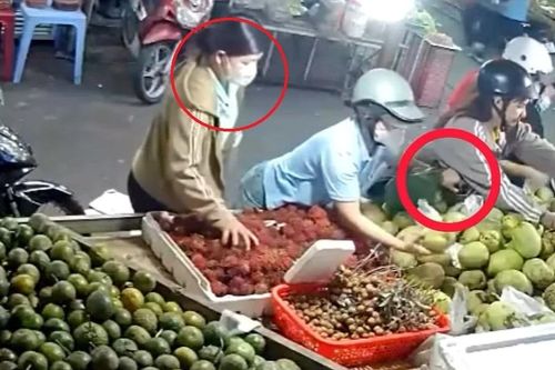 Màn dàn cảnh trộm ví 'nhanh như chớp' của 2 phụ nữ
