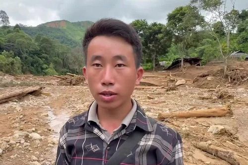 Chàng trai cứu gần 100 người trong đêm lũ xóa sổ gần một bản làng ở Điện Biên
