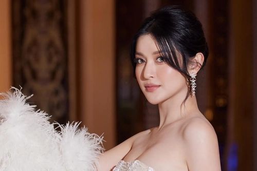 Cuộc sống của á hậu từng muốn sinh con năm 20 tuổi giờ ra sao?