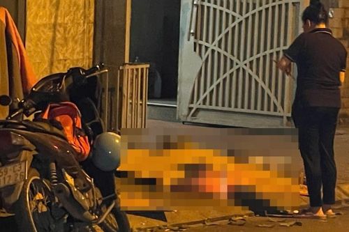 Người đàn ông tử vong trên vỉa hè ở TPHCM