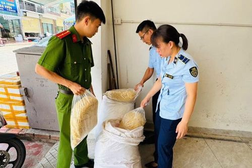 Kiểm tra cư trú, phát hiện 100 kg ruốc gà không rõ nguồn gốc