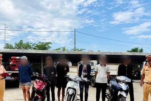 Triệu tập 6 thiếu niên mang theo hung khí, điều khiển xe mô tô lạng lách